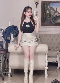 高顏值淫妹，外貌清純甜美，  私下卻是一位反差極大的女人